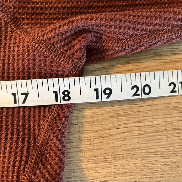 Kuhl Top Size Small Petra Turtleneck Cinnamon Brown Waffle Knit Long Sleeve - Picture 10 of 11